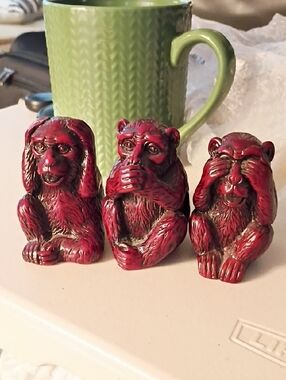 Vintage Red Three Wise Monkeys Figurine Set Dragon Label